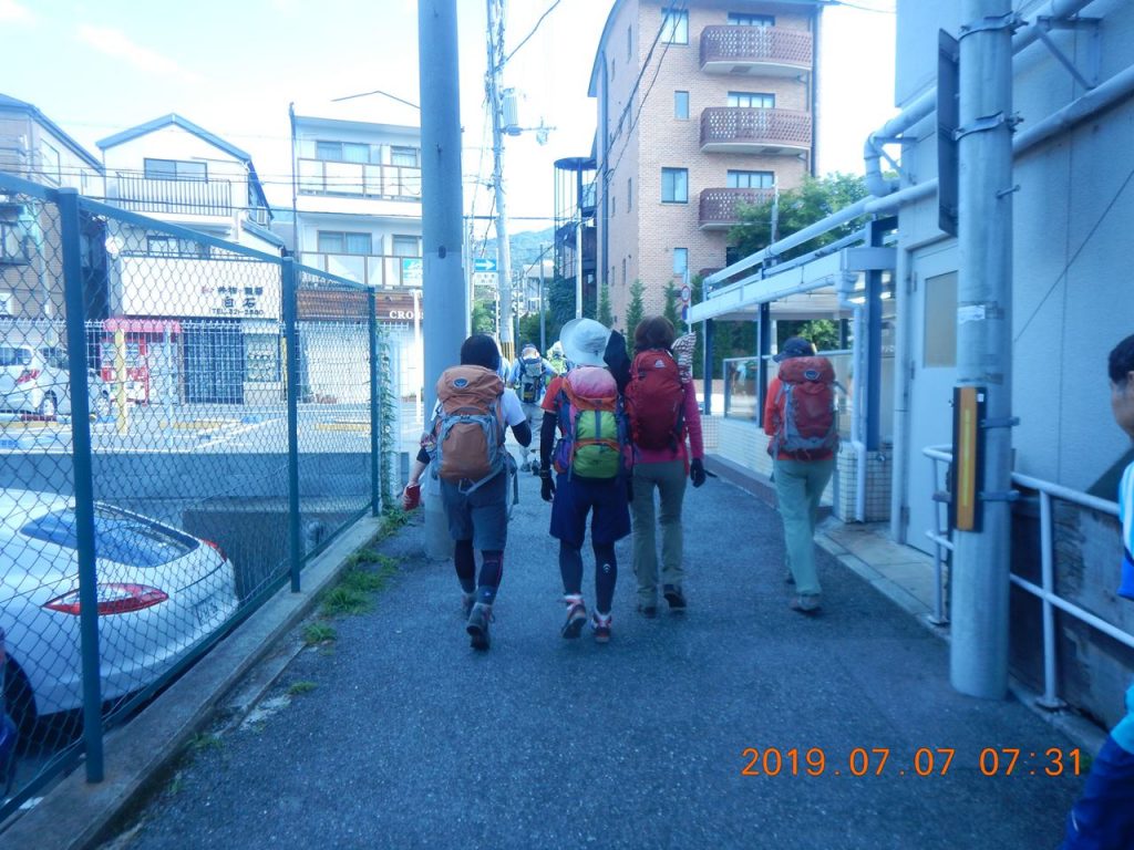 阪急芦屋川駅を7：30出発